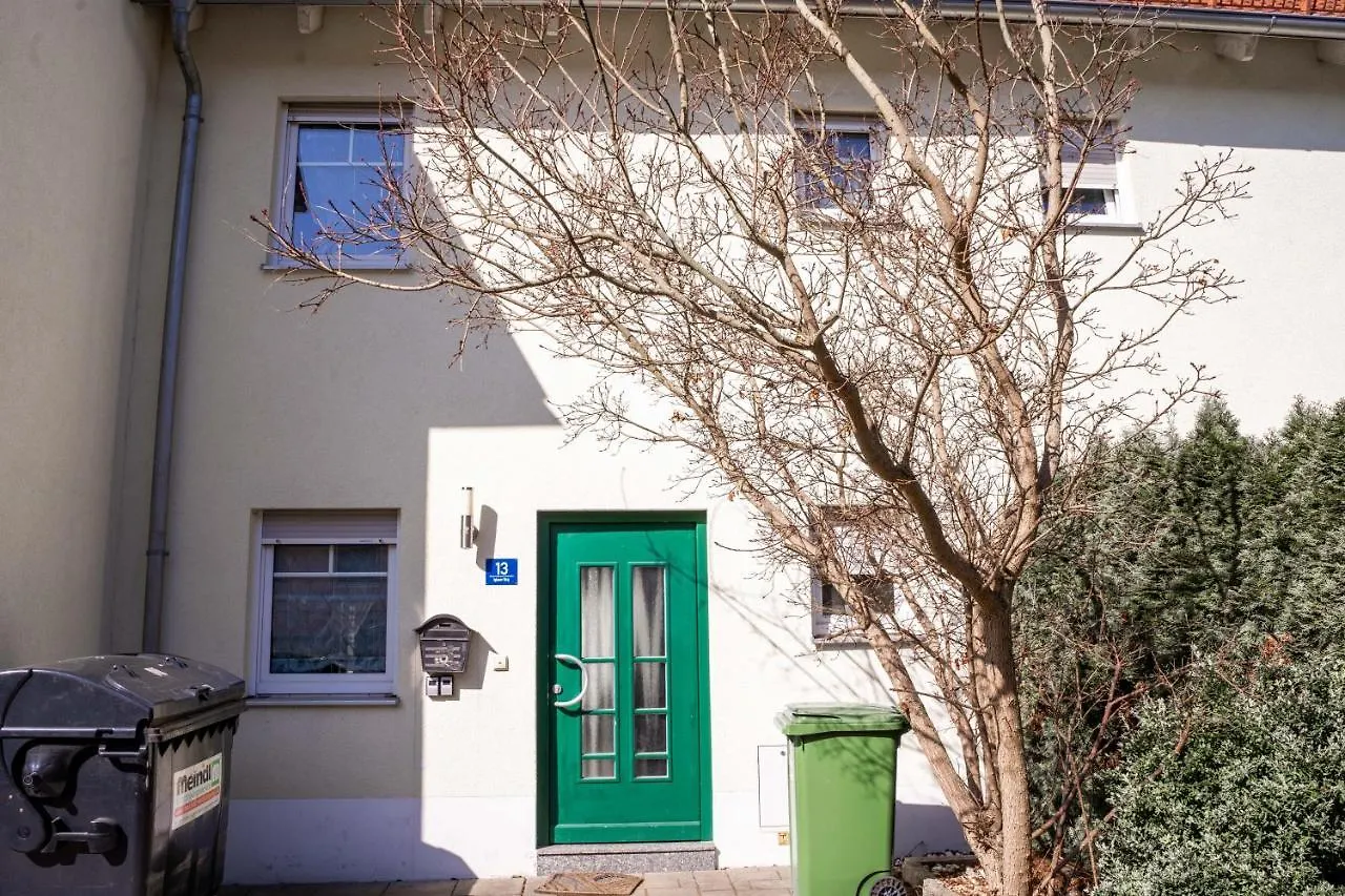 Sunnyhome Monteurwohnungen Und Apartments Nahe Regensburg Obertraubling 0*,