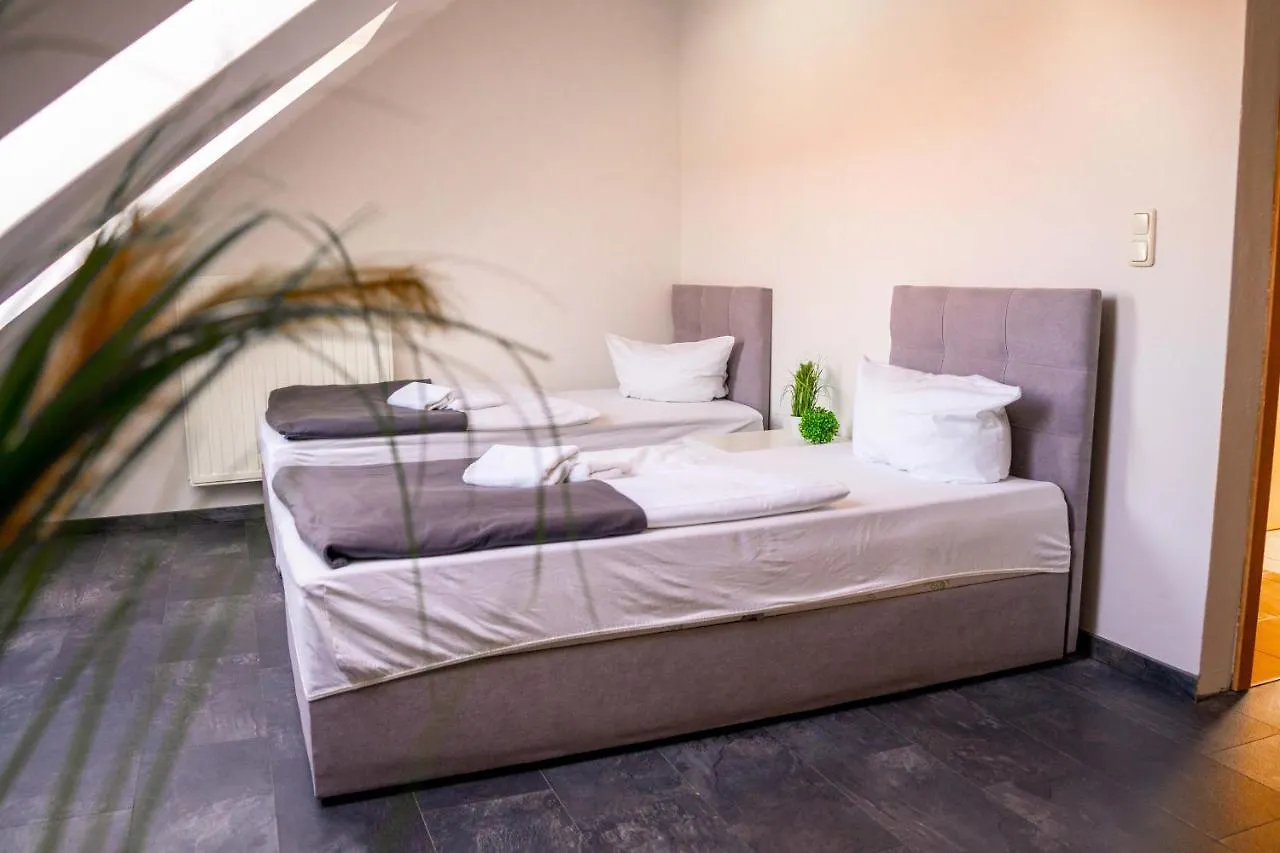 Sunnyhome Monteurwohnungen Und Apartments Nahe Regensburg Obertraubling 0*,  Germany